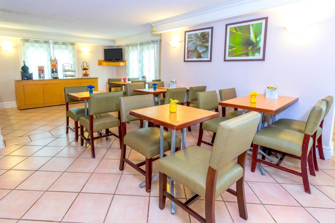 La Quinta Inn By Wyndham Clute Lake Jackson Dış mekan fotoğraf